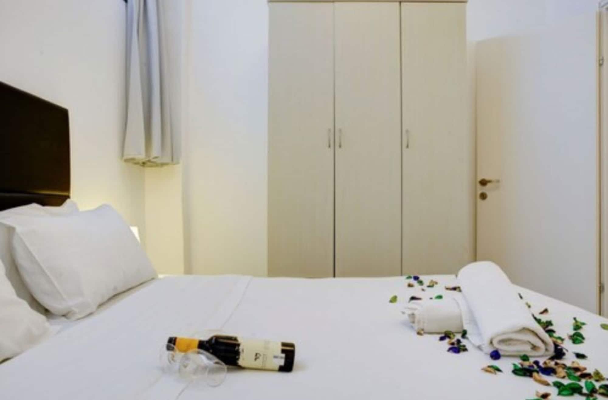 ลิเบอร์ ซีชอร์ สวีท อพาร์ตโฮเต็ล Aparthotel เทลอาวีฟ ภายนอก รูปภาพ